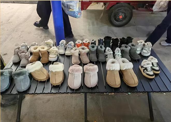 买不起羽绒服的年轻人快把桑坡挤爆了AG旗舰厅娱乐平台从始祖鸟到迪桑特(图6)