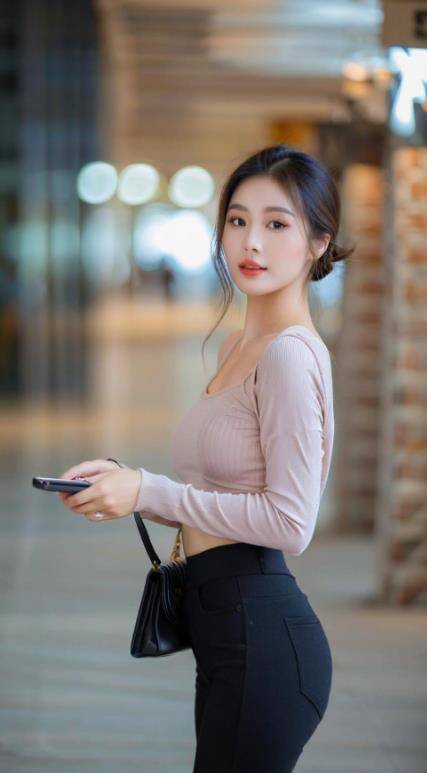 刻满足你的时尚范让你充满女人味！AG旗舰厅入口时尚尖头细高跟鞋时(图2)
