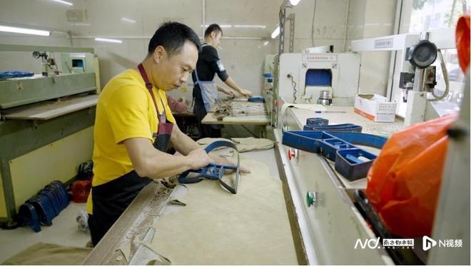 “新质供给“助力产业工人月入过万AG旗舰厅网这双丑鞋子热销拼多多(图4)