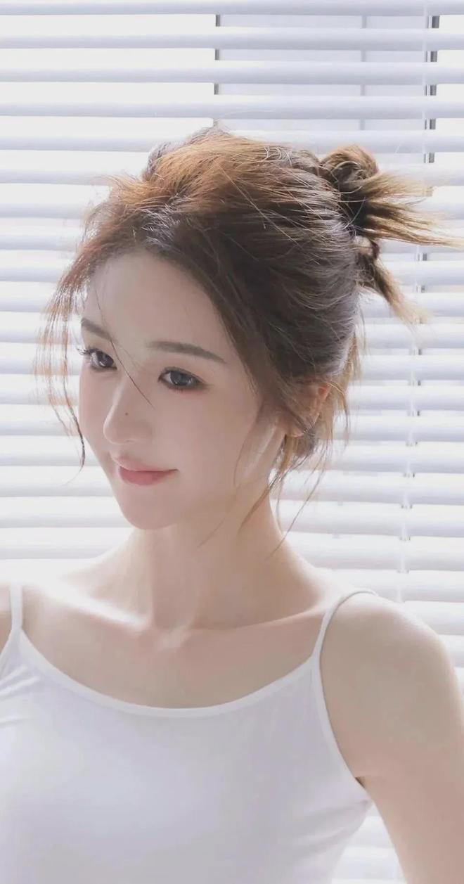 陷的妻子2》中文VAG旗舰厅首页《沦